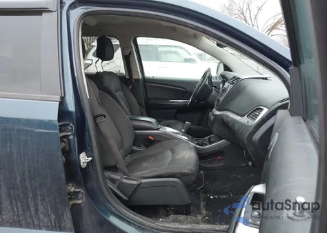 2015 Dodge Journey Sxt z USA, uszkodzony, nr VIN 3C4PDDBG4FT684910